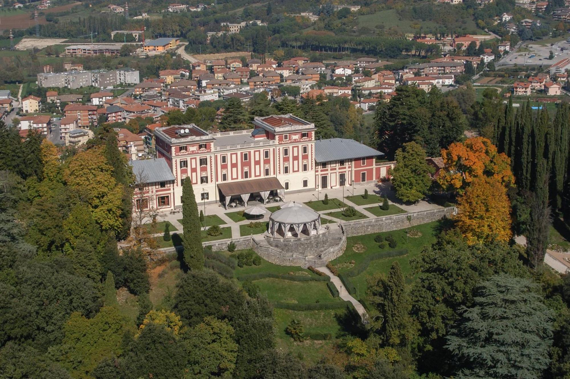 רייטי Park Hotel Villa Potenziani מראה חיצוני תמונה